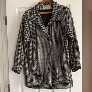 Stylish Black and White Houndstooth Women's Coat vintage